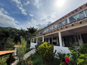 CASA CAMPESTRE EN LA VEGA A 1 HR DE BOGOTÁ